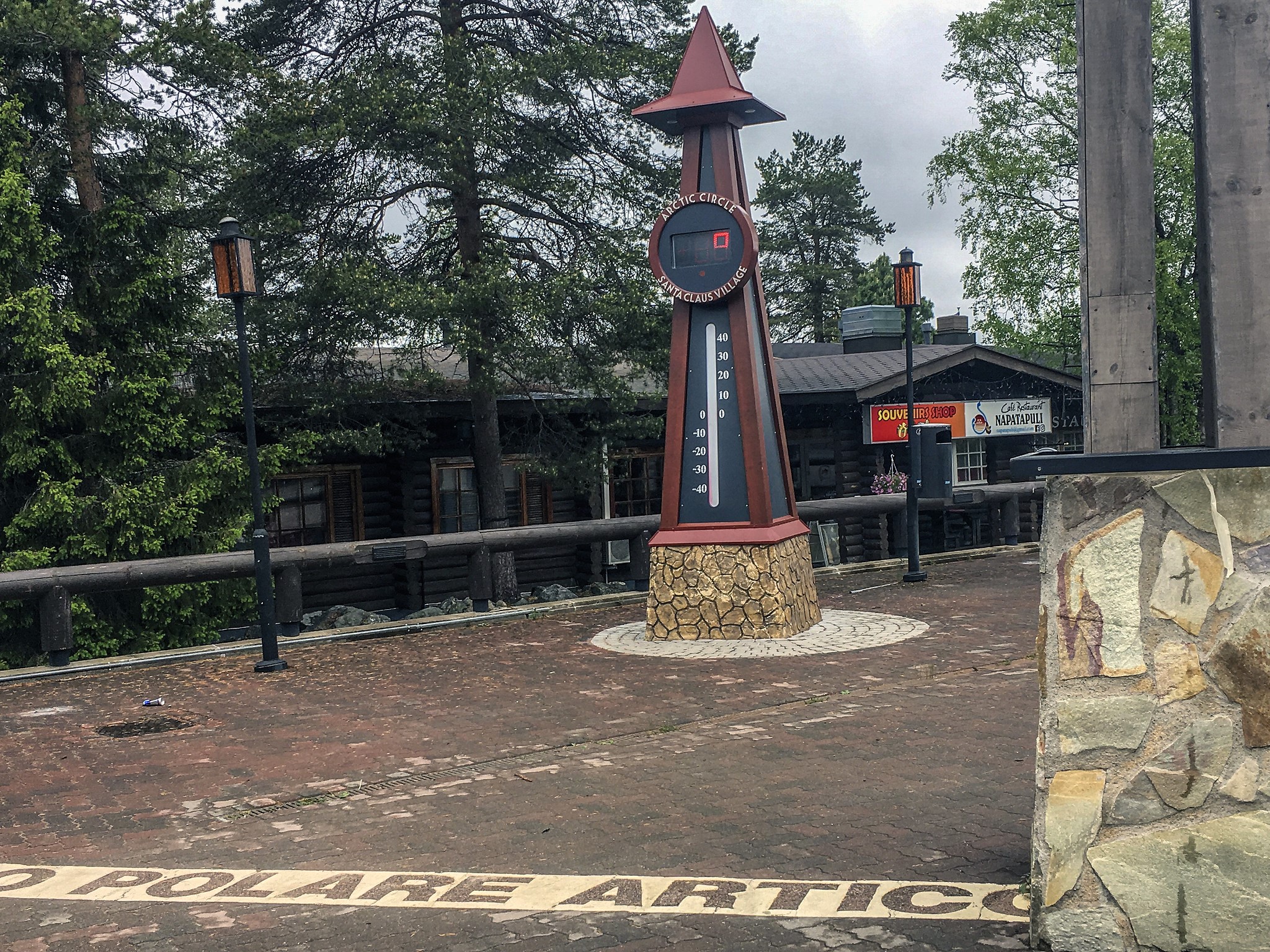 Santa Claus Village - Cross the Arctic Circle