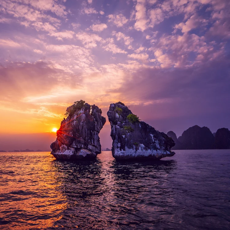 <span>DAY 2</span>HA LONG Bay Day Adventure