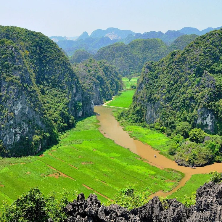 <span>DAY 3</span>NINH BINH – HOA LU – TRANG AN – HANG MUA
