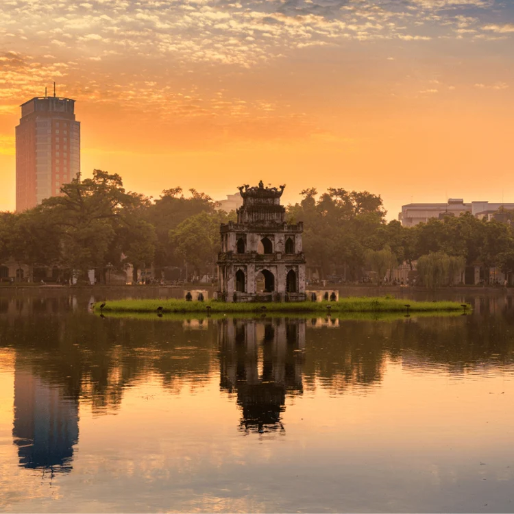 <span>DAY 1</span>Welcome to Hanoi & Street Food Tour