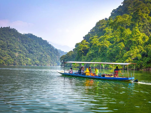 <span>DAY 2</span>Travel To Countryside With Mountain, Cave, Sampan Boat River Ninh Binh.