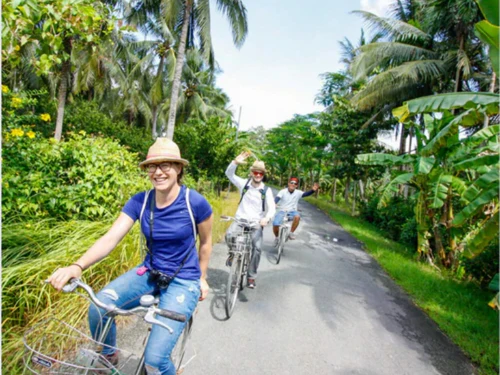 <span>DAY 11</span>The Floating Heart Of Mekong