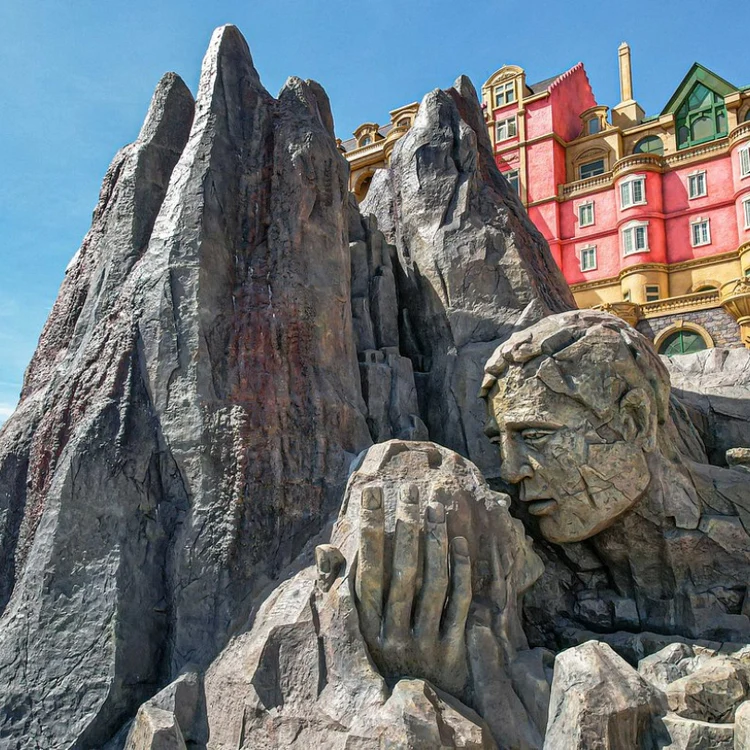 <span>DAY 8</span>Ba Na Hills - Above The Clouds