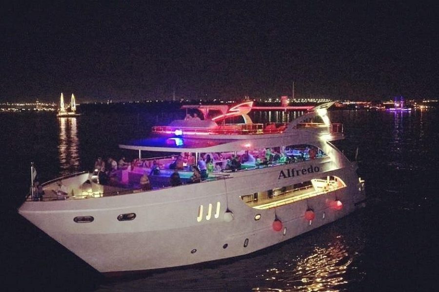 Sharm El Sheikh Luxury Yacht Tour With Dinner