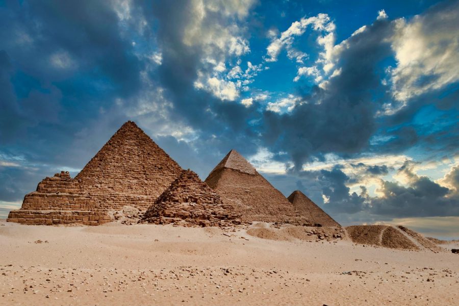 Egyptian Museum & Giza Pyramids Private Guided Tour