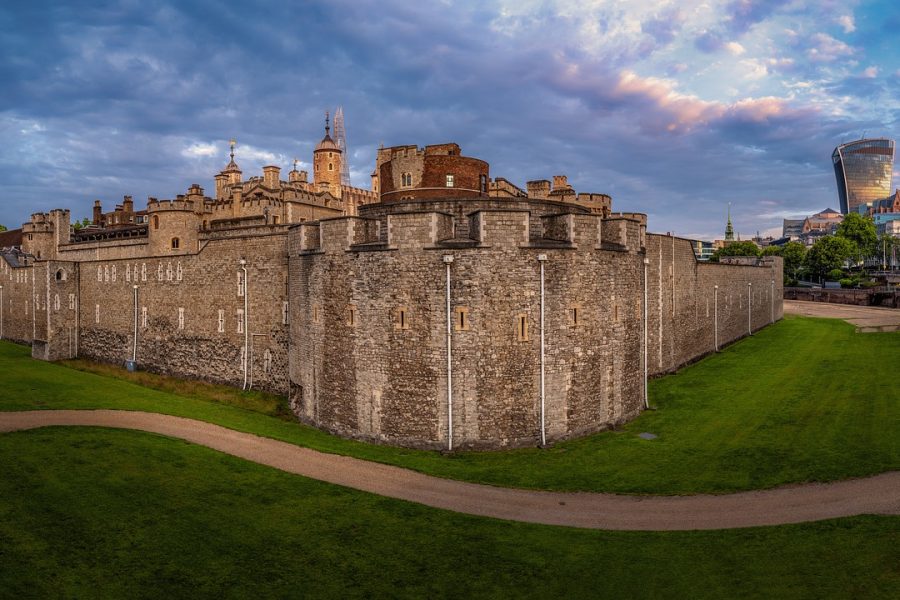 Tower of London Early Guided Tour & Crown Jewels & Opening Ceremony