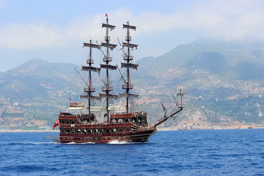 Alanya Grand Pirate Boat Tour