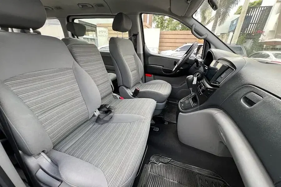 Private Minivan Transportation in Dominican Republic