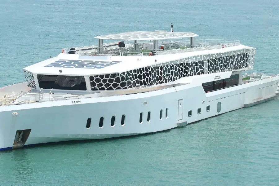Dubai City Tour & Lotus Mega Yacht Dinner Cruise