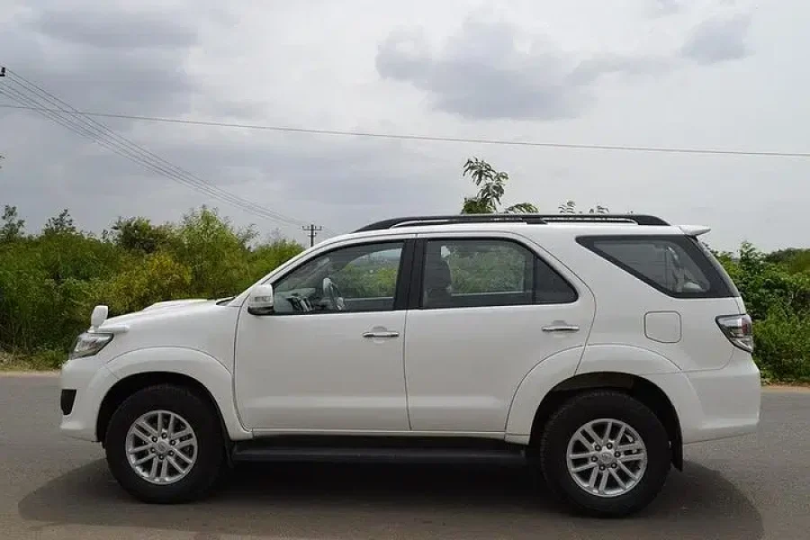 10 Hours Dubai Private Van Rental with Driver