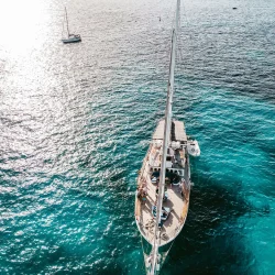 Full-Day Gulet Cruise to Gozo (Lunch & Open Bar)