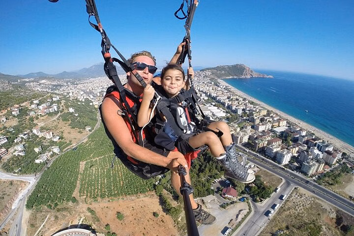 Tandem Paragliding Tour in Alanya