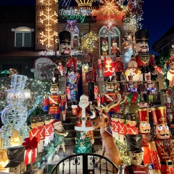 New York Dyker Heights Christmas Lights Tour